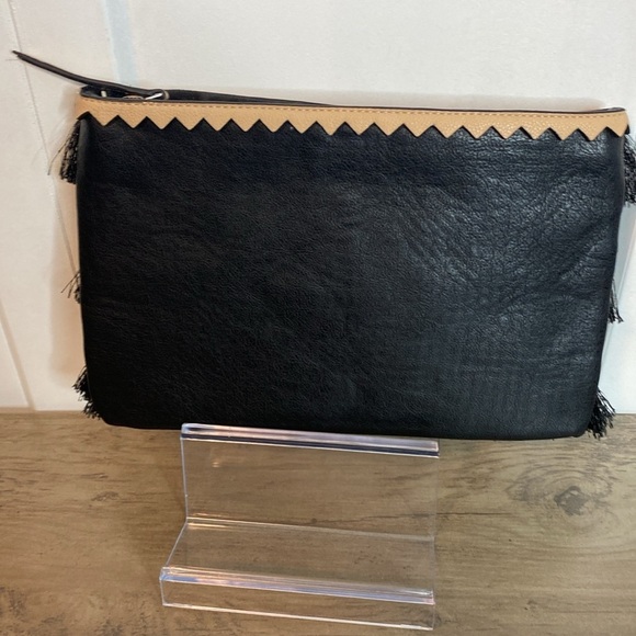 💚 Stella & Dot | Black & Tan Fringe Tassel Clutch - East West - Floral interior - Picture 4 of 6